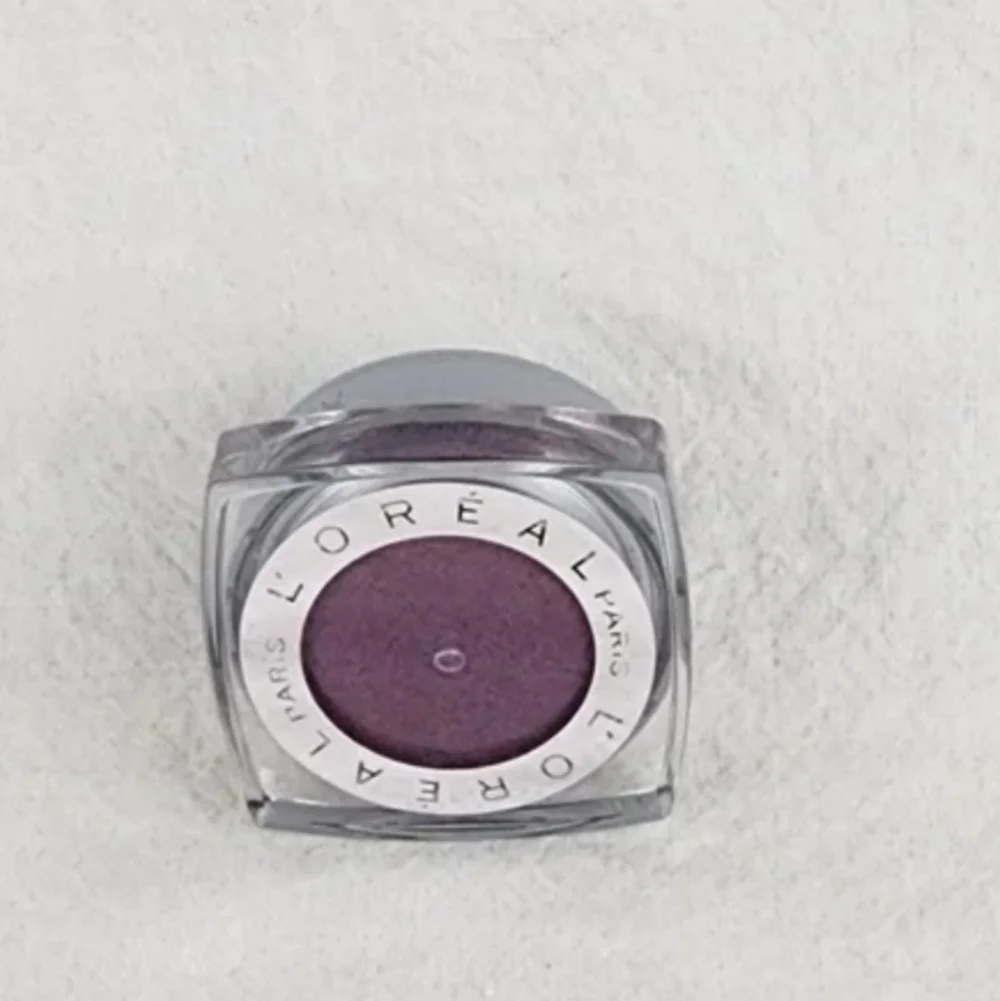 3 FOR $15 💟💟 L'Oréal infallible eyeshadow shade 555